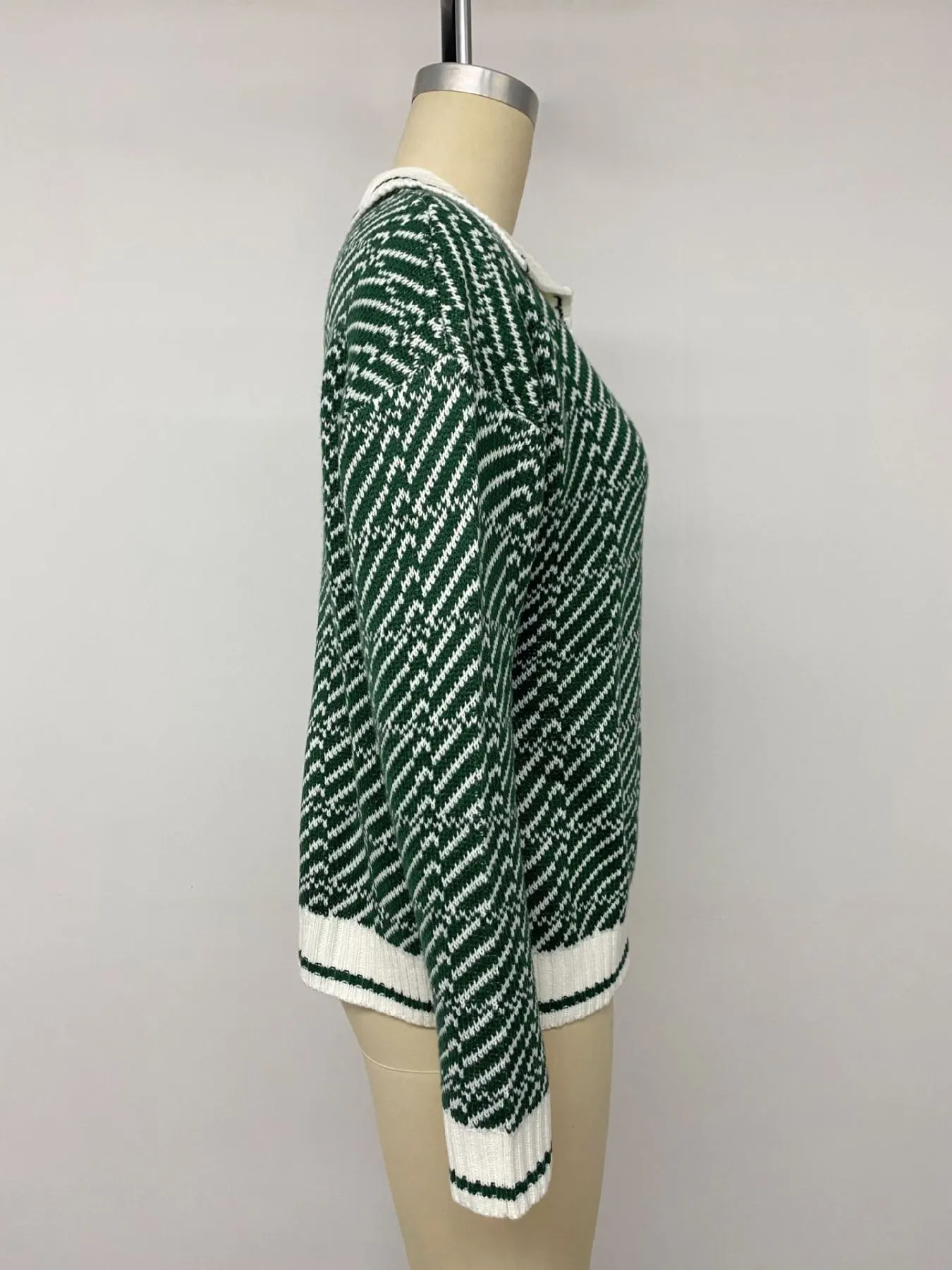 Geometric Patterned Collared Sweater 8