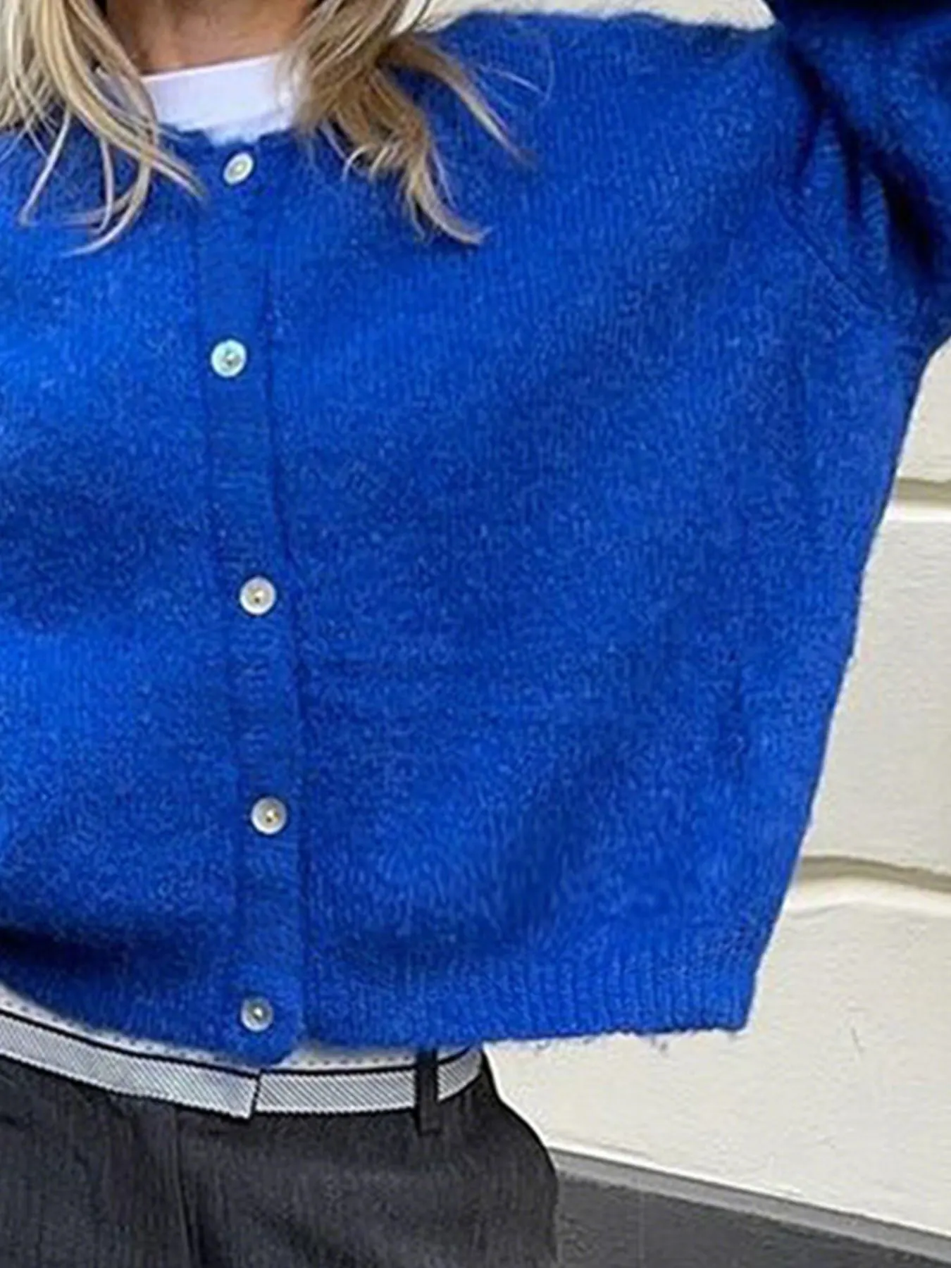 Button-Up Cropped Sweater Cardigan 3