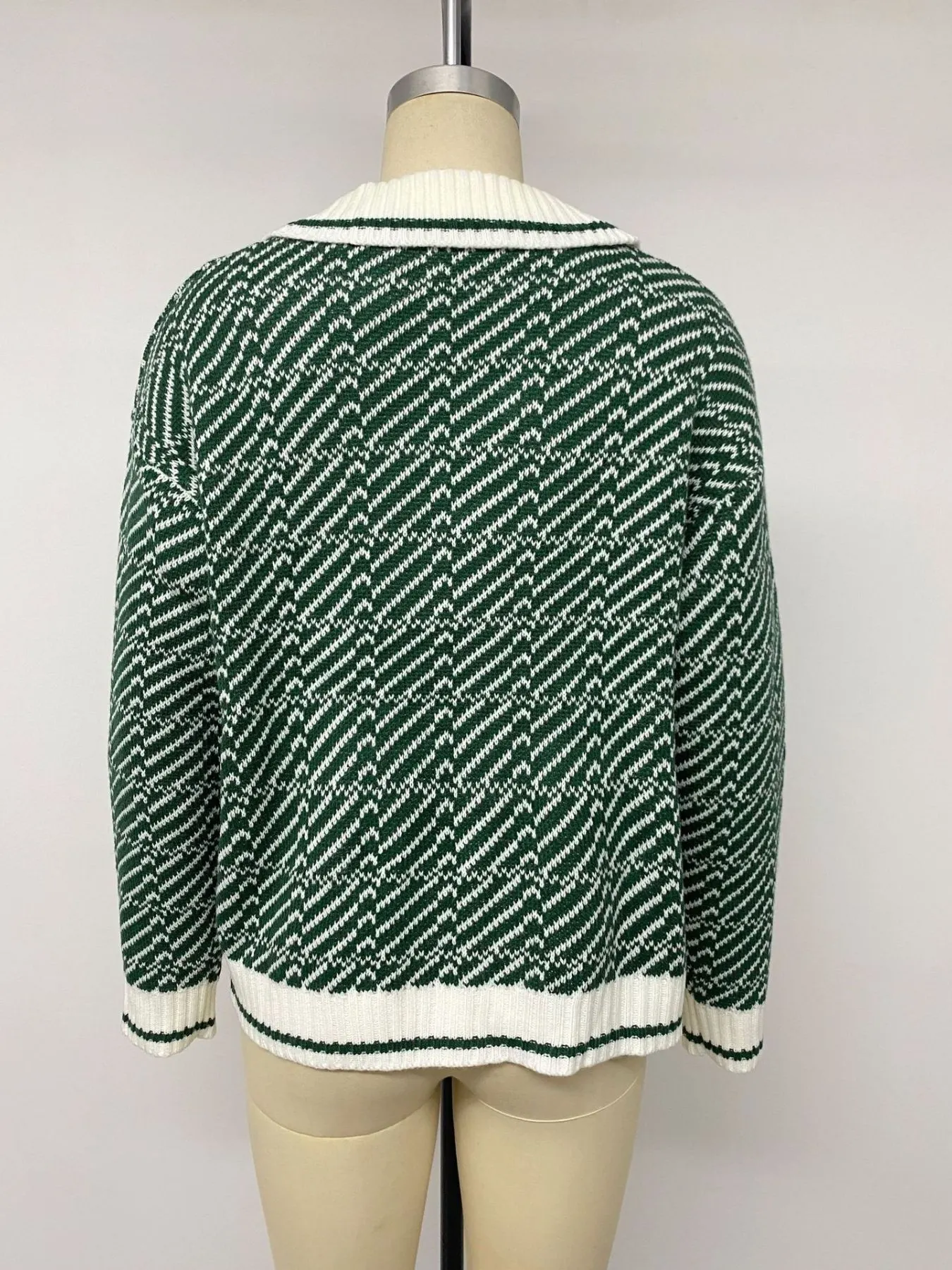 Geometric Patterned Collared Sweater 9