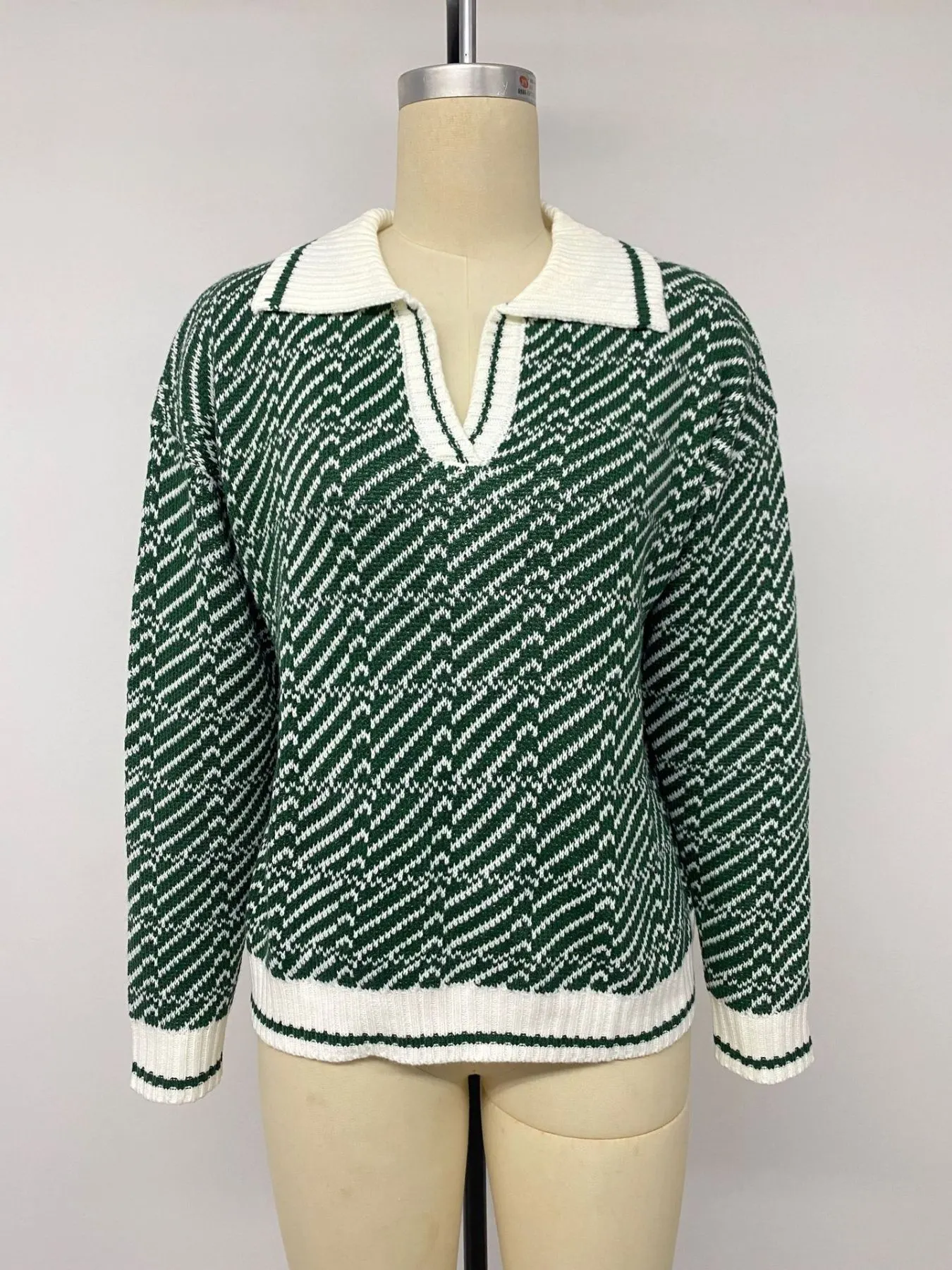 Geometric Patterned Collared Sweater 7