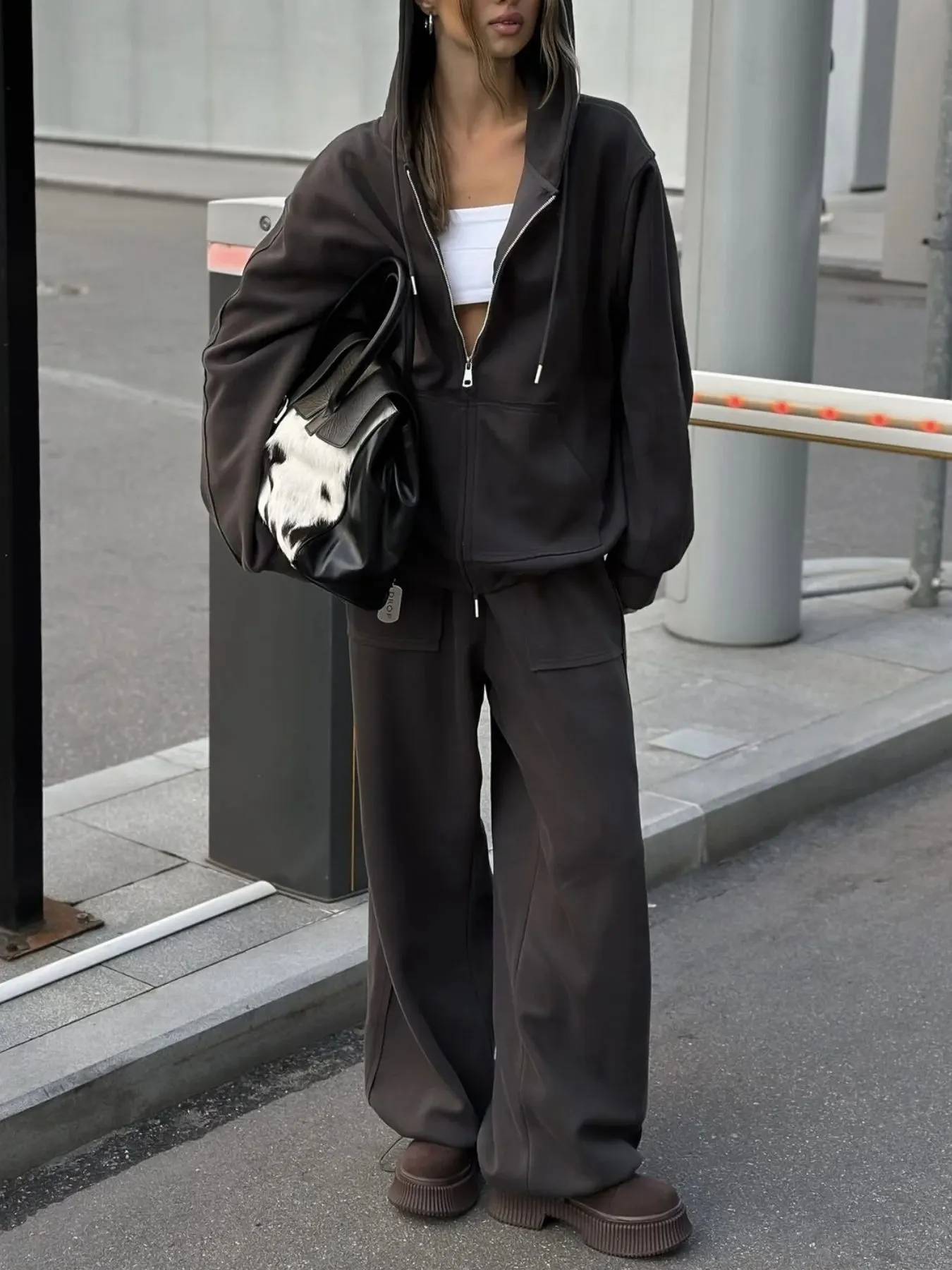 Oversized Zip-Up Hoodie and Wide-Leg Pants Set 31